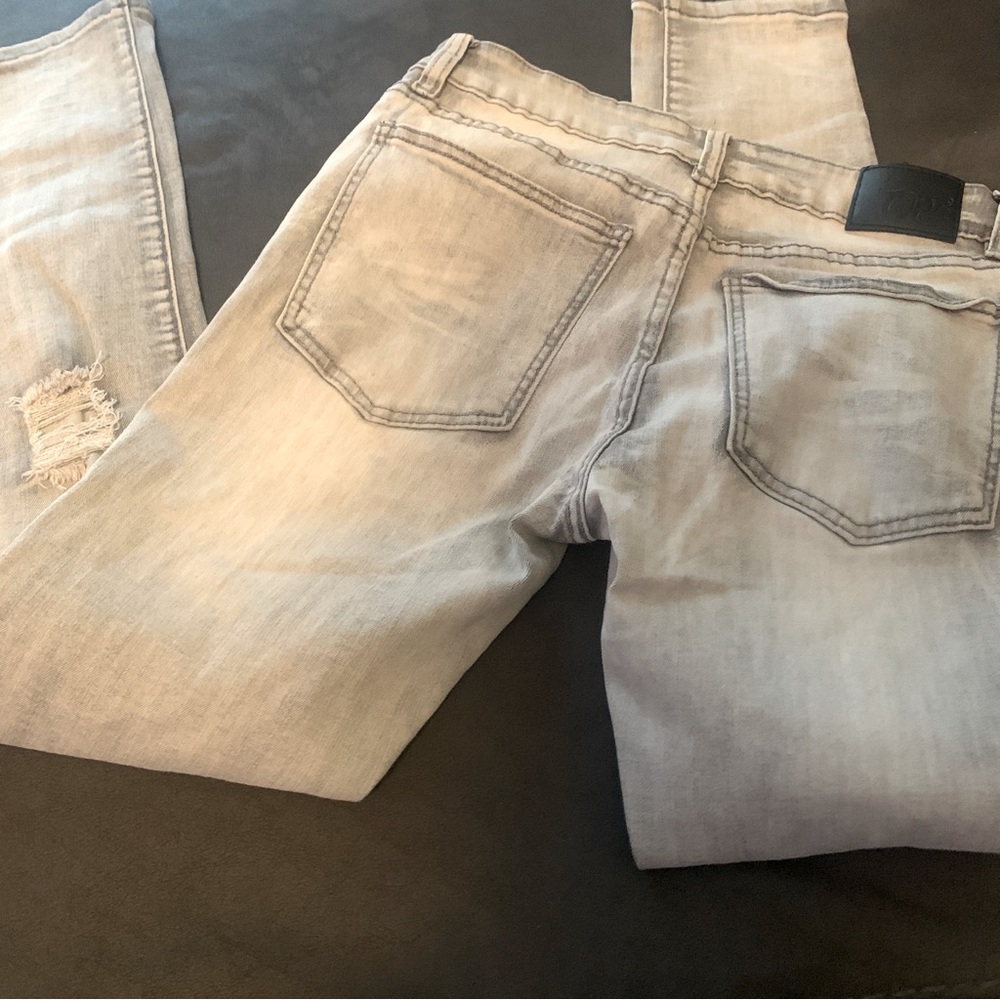 🌱Distressed Light Gray Jeans for Boys🌱 - Picture 2 of 9
